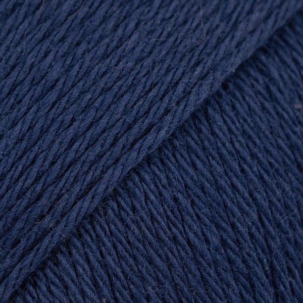Drops Magic Uni Colour 05 Marineblauw - kleurstaal katoen
