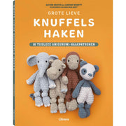 Cover van Grote Lieve Knuffels haken met gehaakte olifant, lammetje, aap en hond