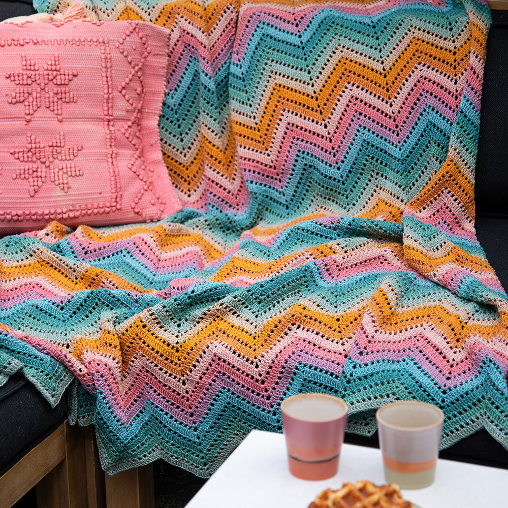 Zigzag — gemaakt met 10 Kleuren Zigzag Deken Haakpakket