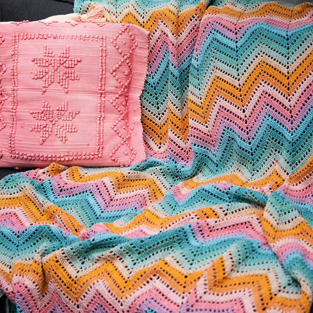 Zigzag — gemaakt met 10 Kleuren Zigzag Deken Haakpakket (2)