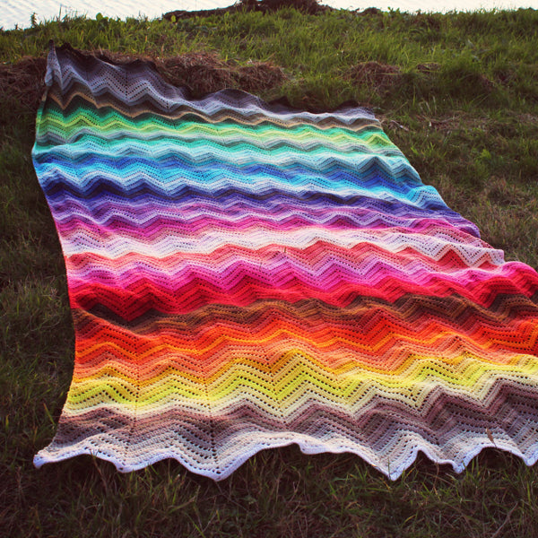 Zigzagdeken — gemaakt met 100 Kleuren Zigzag Deken Haakpakket (2)