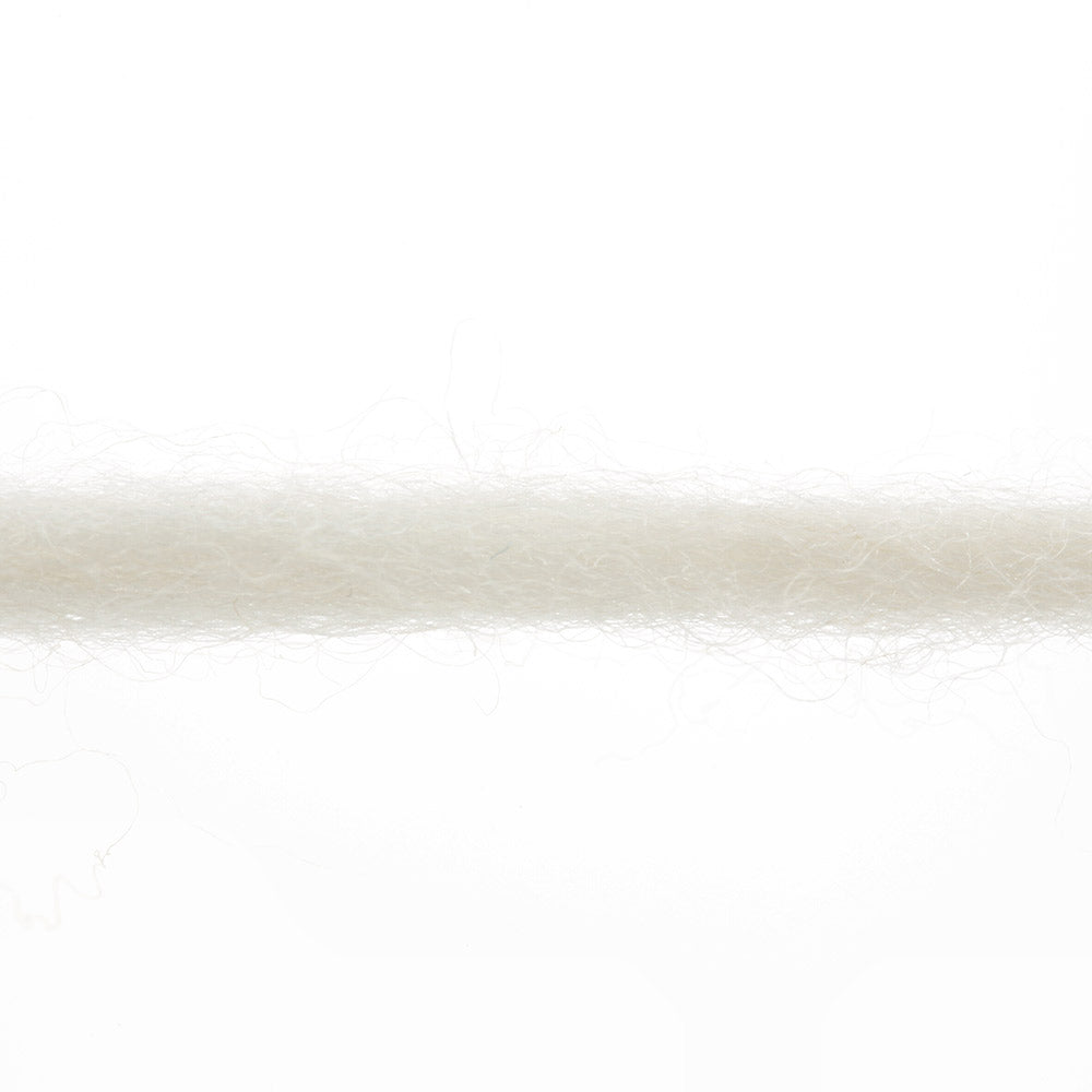 Lang Yarns Naturalis 0094 Gebroken Wit - sfeerbeeld van het garen