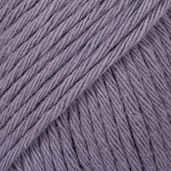 Drops Saga Uni Colour 24 Hulstbes - 100% wol in effen kleur Hulstbes