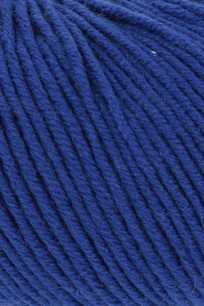 Lang Yarns Merino 120 0106 Royal - close-up van de garenstructuur