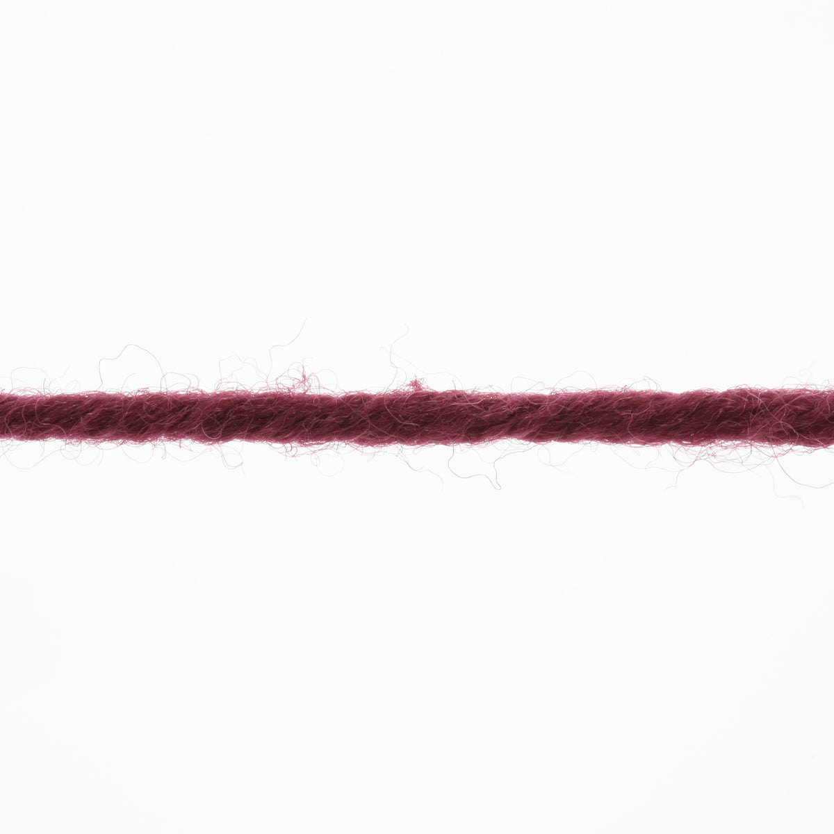 Lang Yarns Merino 120 0163 Donker Rood - detail van de losse draad