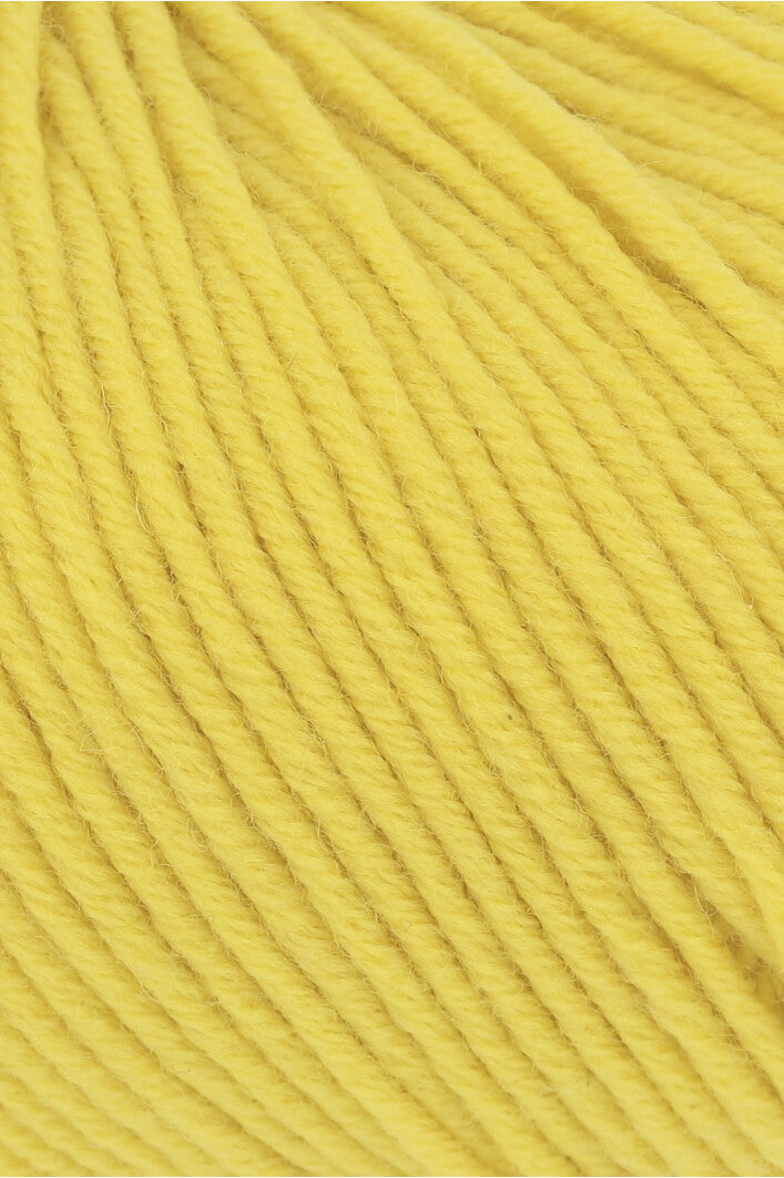 Lang Yarns Merino 120 0214 Geel - close-up van de garenstructuur