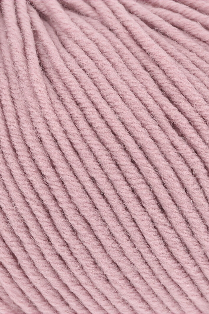 Lang Yarns Merino 120 0219 Roze - close-up van de garenstructuur