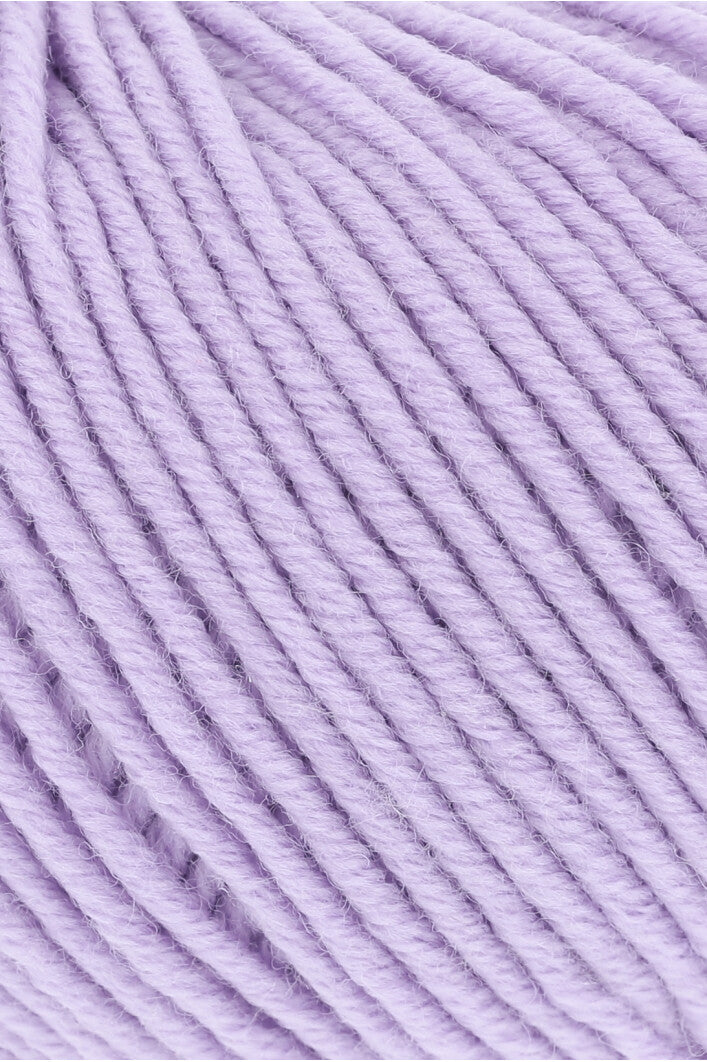 Lang Yarns Merino 120 0245 Licht Lila - close-up van de garenstructuur
