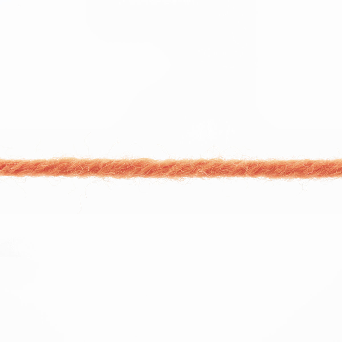 Lang Yarns Merino 120 0659 Oranje Neon - detail van de losse draad