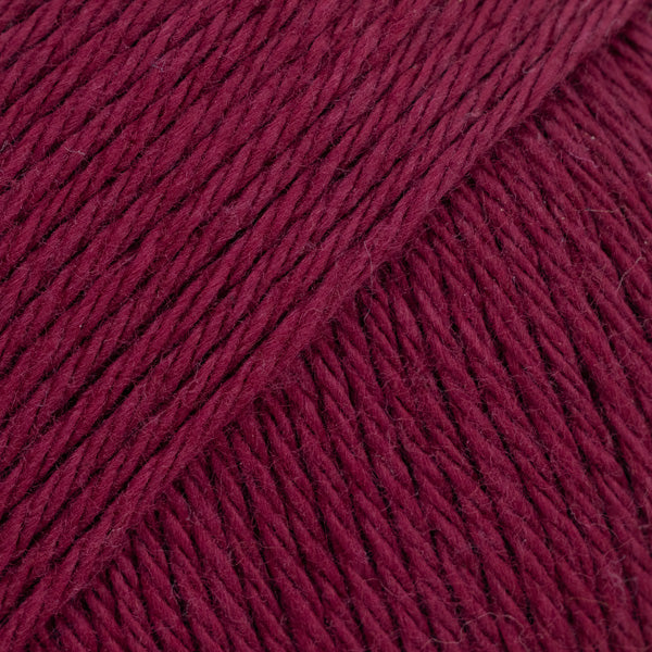 Drops Magic Uni Colour 80 Bordeaux - kleurstaal katoen