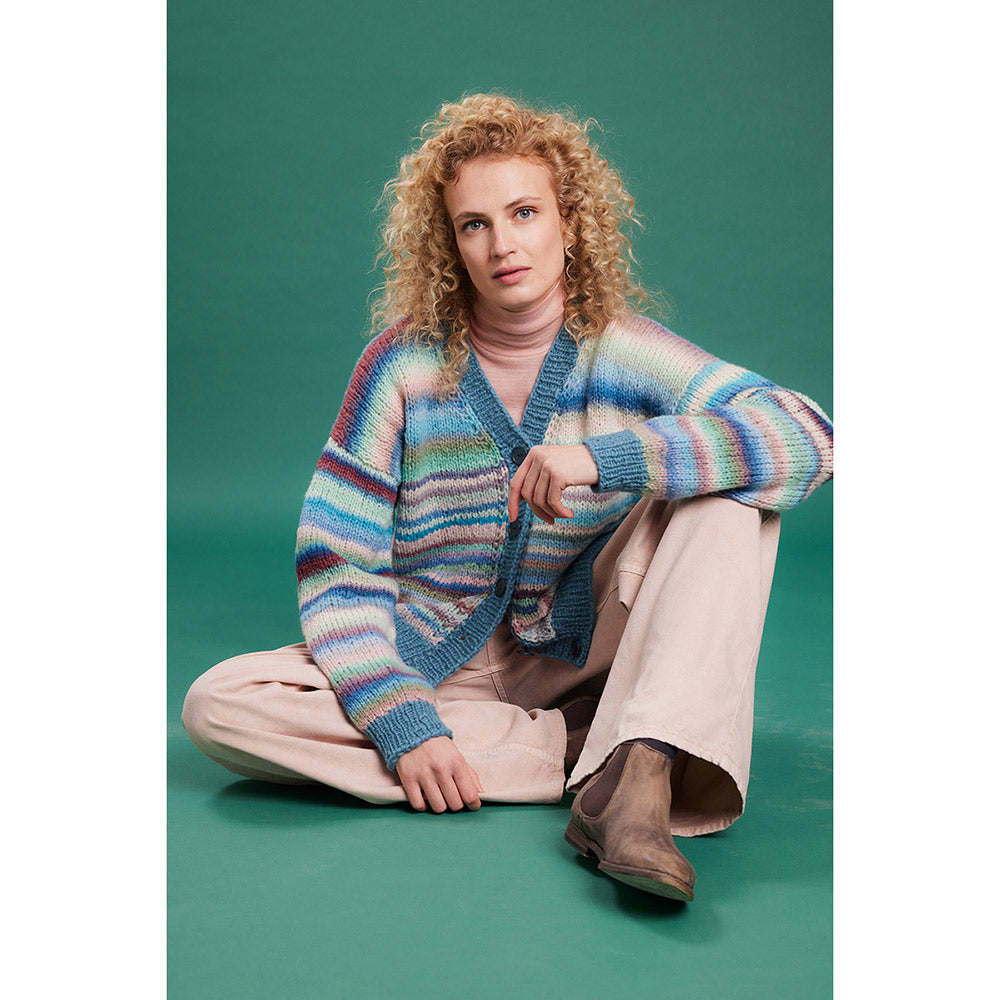 Projectinspiratie voor Lang Yarns Promise 0190 Braam - Cardigan multicolor zittend