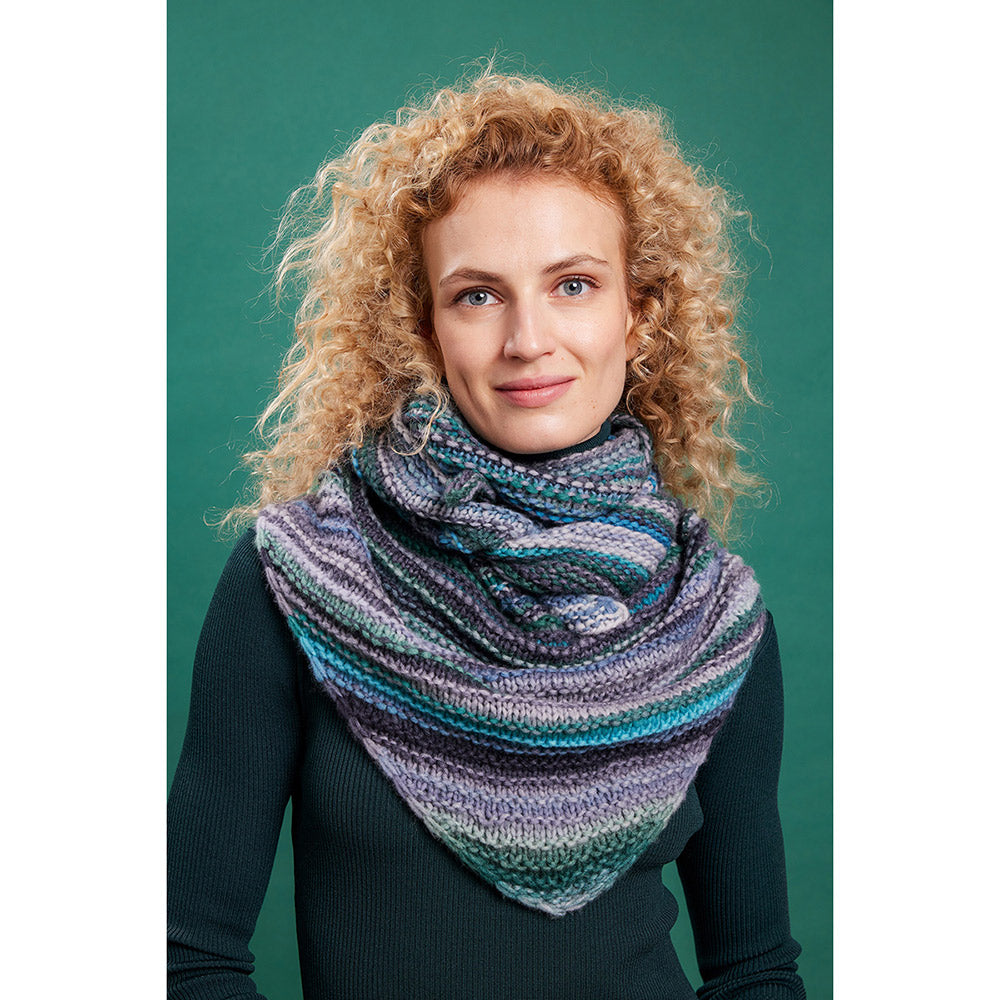 Lang Yarns Cloud 0033 Mint/Turquoise/Bruin/Ijsblauw - model met gebreide trui