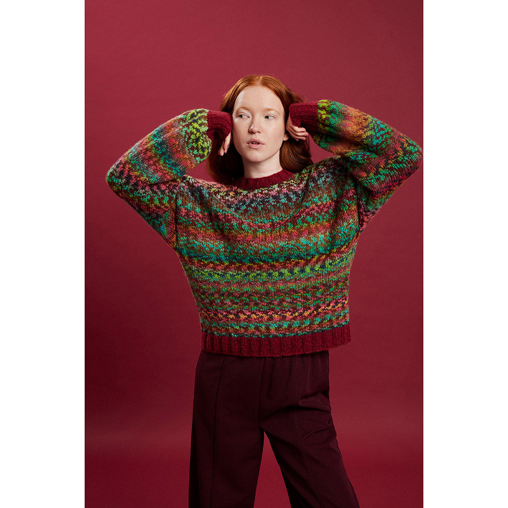 Lang Yarns Cloud Funky 0028 Pruim/Grijs/Marine/Messing - model met gebreide poncho