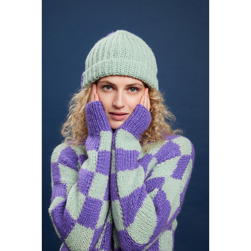 Projectinspiratie voor Lang Yarns Promise 0190 Braam - Trui en multicolor muts groen