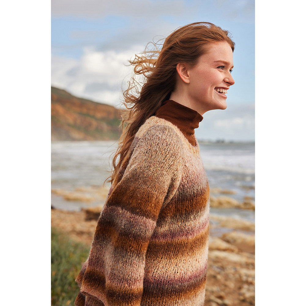 Lang Yarns Galaxy Punto 98 Hope - detail van gebreide trui
