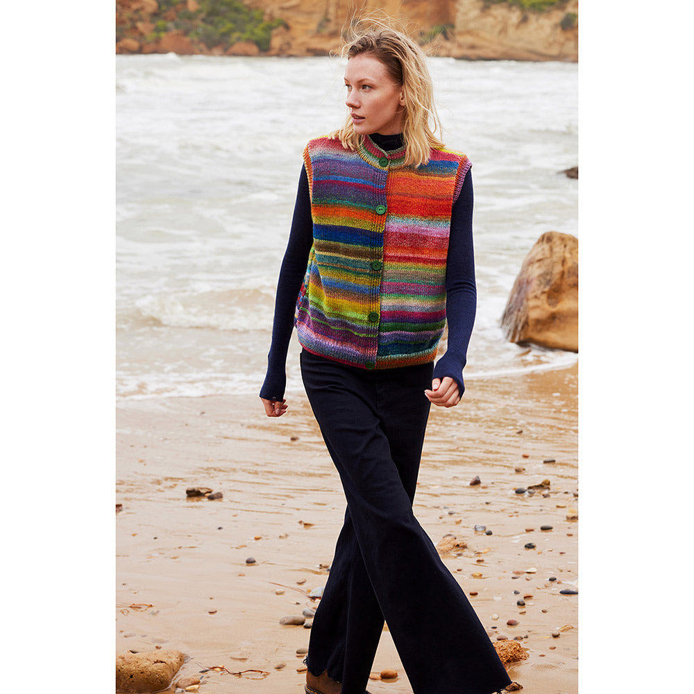 Lang Yarns Infinity 0008 Wijde Kust - model met gebreide spencer