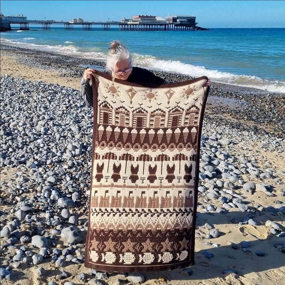 Decke „Beside the Seaside CAL“ von Rosina Plane