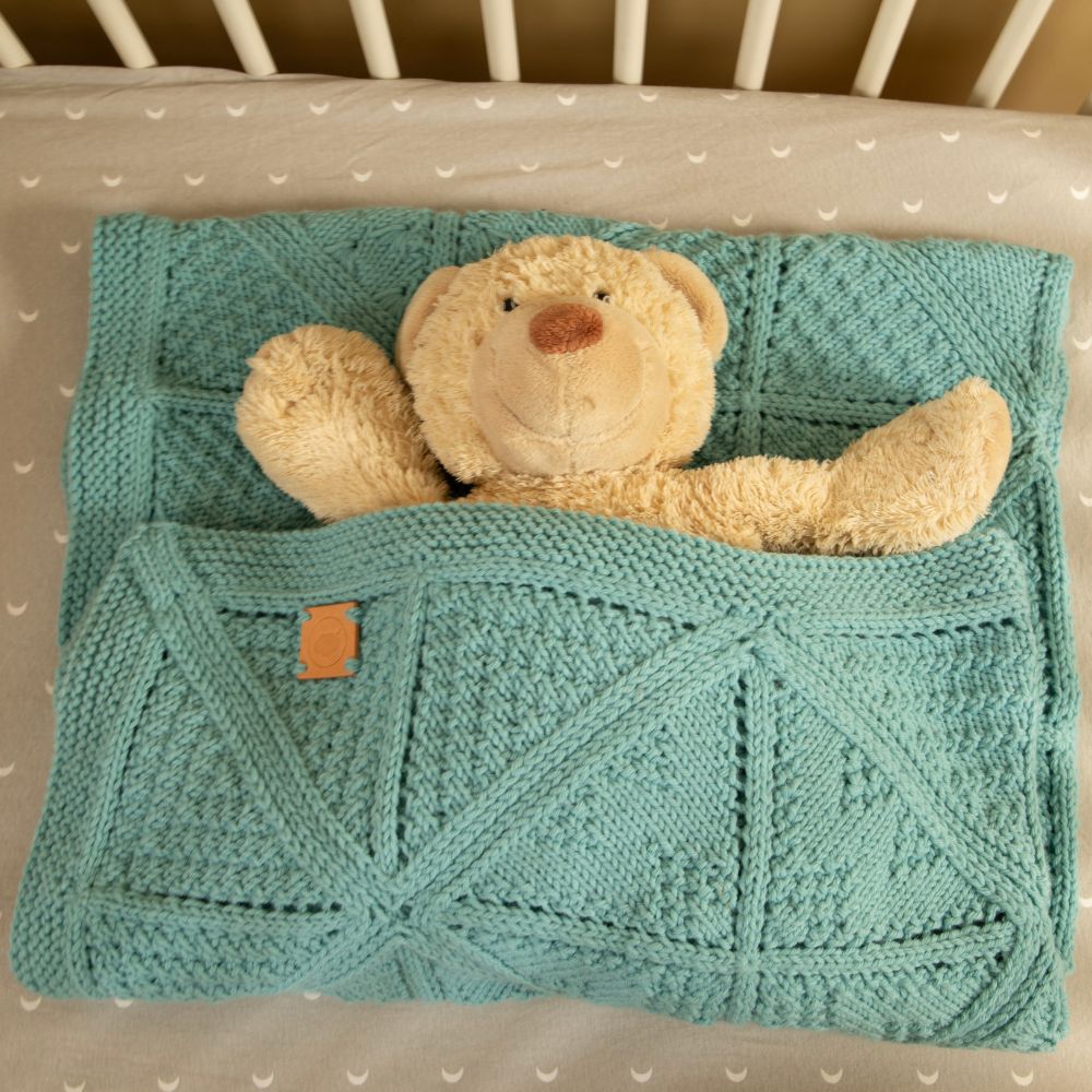 Baby droomdeken breien — gemaakt met Baby Droomdeken 8.0 Happy Breipakket Ledikantdeken (2)