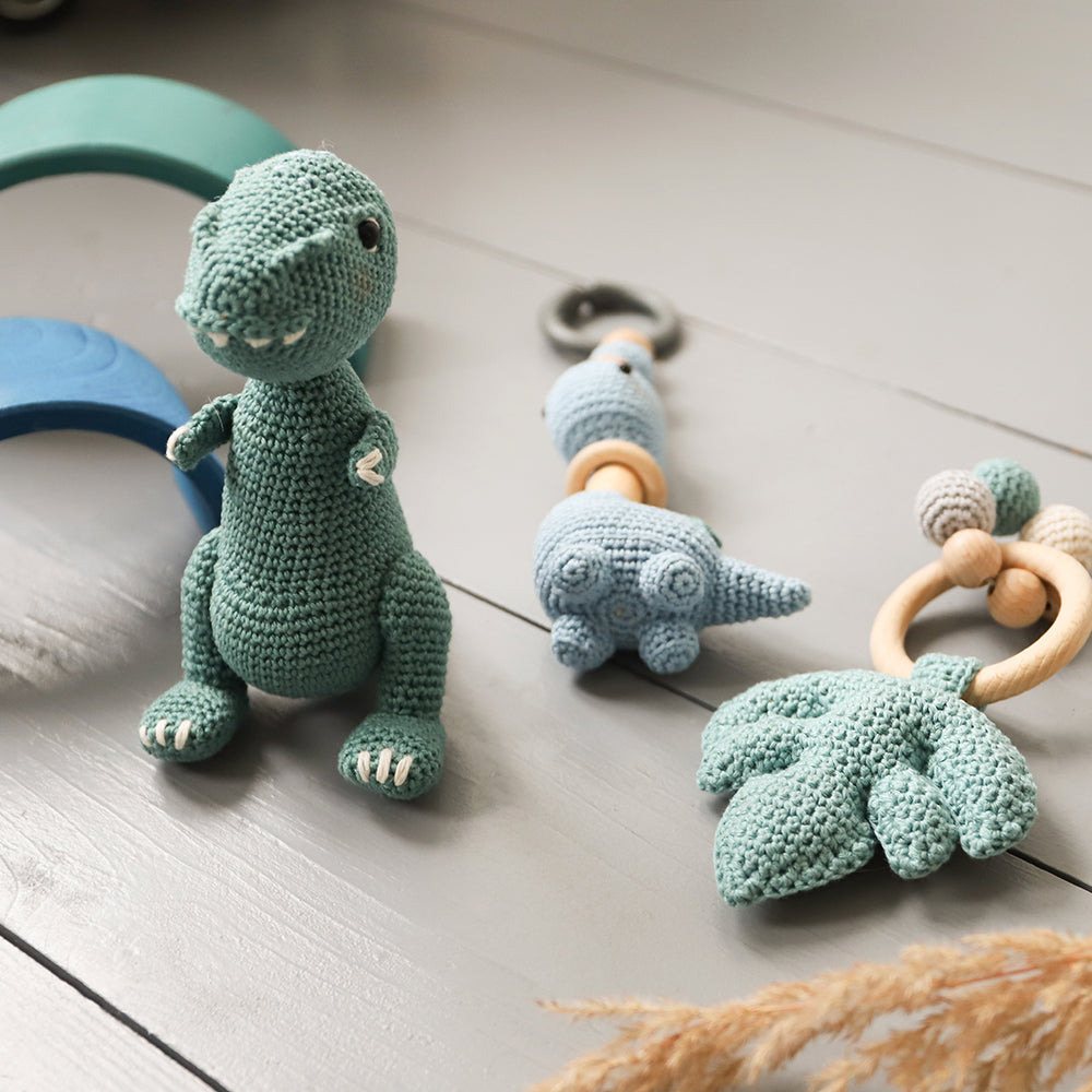 Dino — gemaakt met Baby Kraampakket Jongen Haakpatroon (Digitaal)