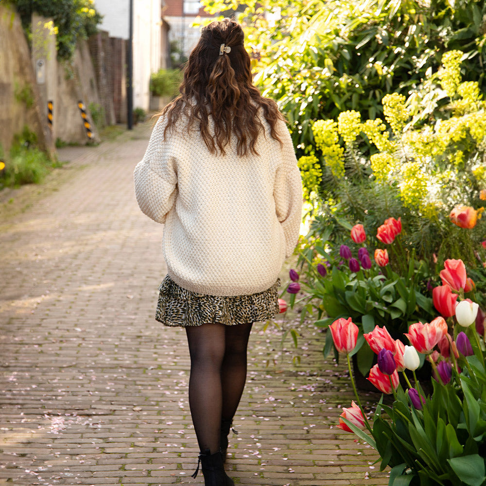Beige — gemaakt met Basis Vest Happy & Glamour Breipakket