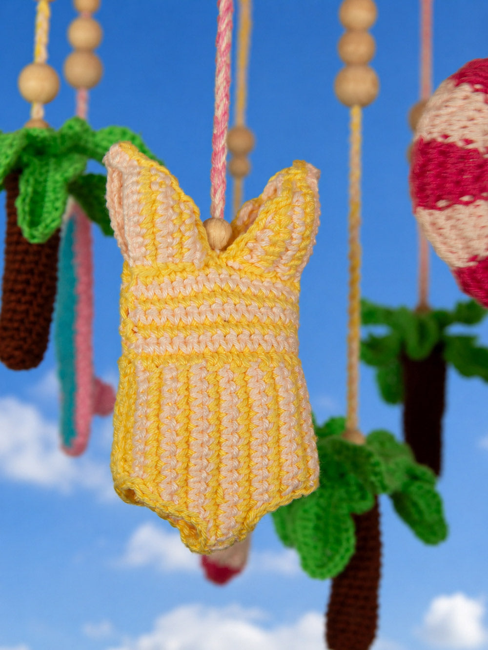 Beach vibes mobiel badpakje met lucht — gemaakt met Beach Vibes Mobiel Haakpakket