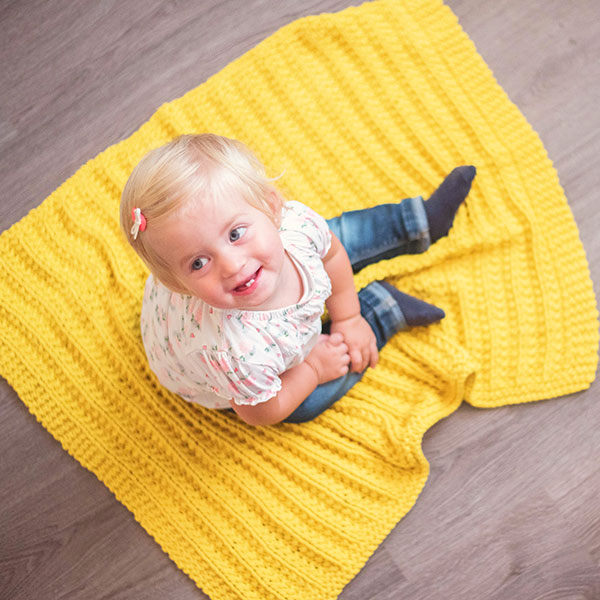 Breipatroon DMC Natura XL Babydeken (2)