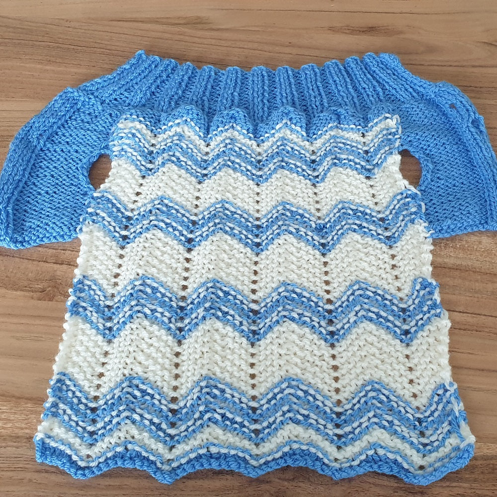 Voor zij achter onder en bovenkant — gemaakt met Breipatroon Dodges Hoodie