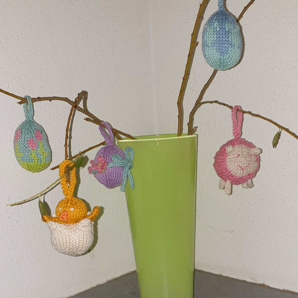 Fotos — sfeerbeeld met Breipatroon Made By Me Paashangers (6)