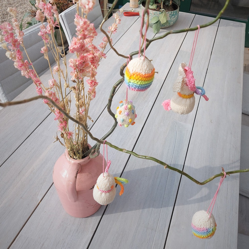 Sfeerbeeld met Breipatroon Rainbow Easter Collection
