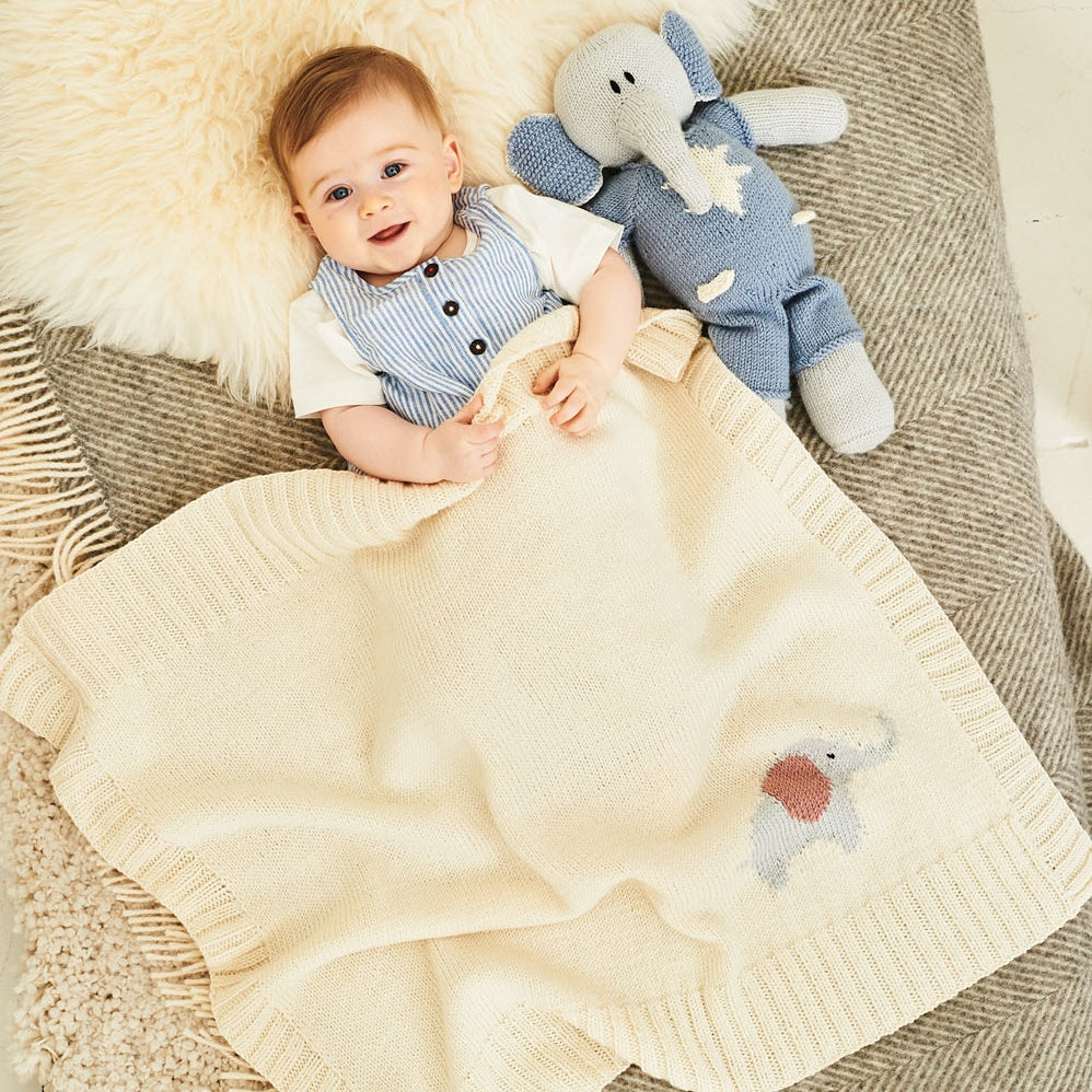 Breipatroon Stylecraft Bellissima DK No. 9854 Adam & Astrid Olifant en deken
