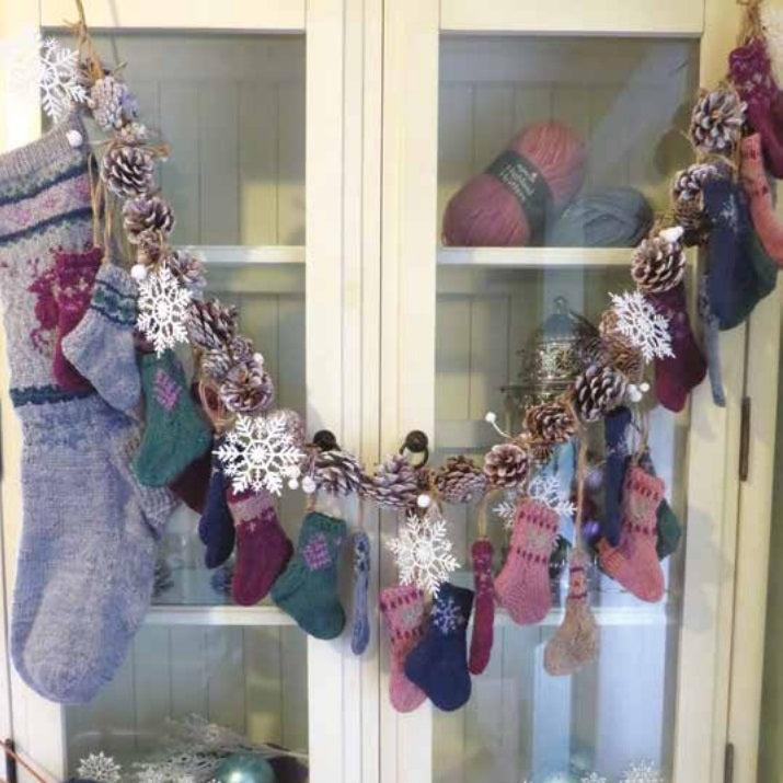Breipatroon Stylecraft Highland Heathers DK No. F084 Kerstsok adventskalender