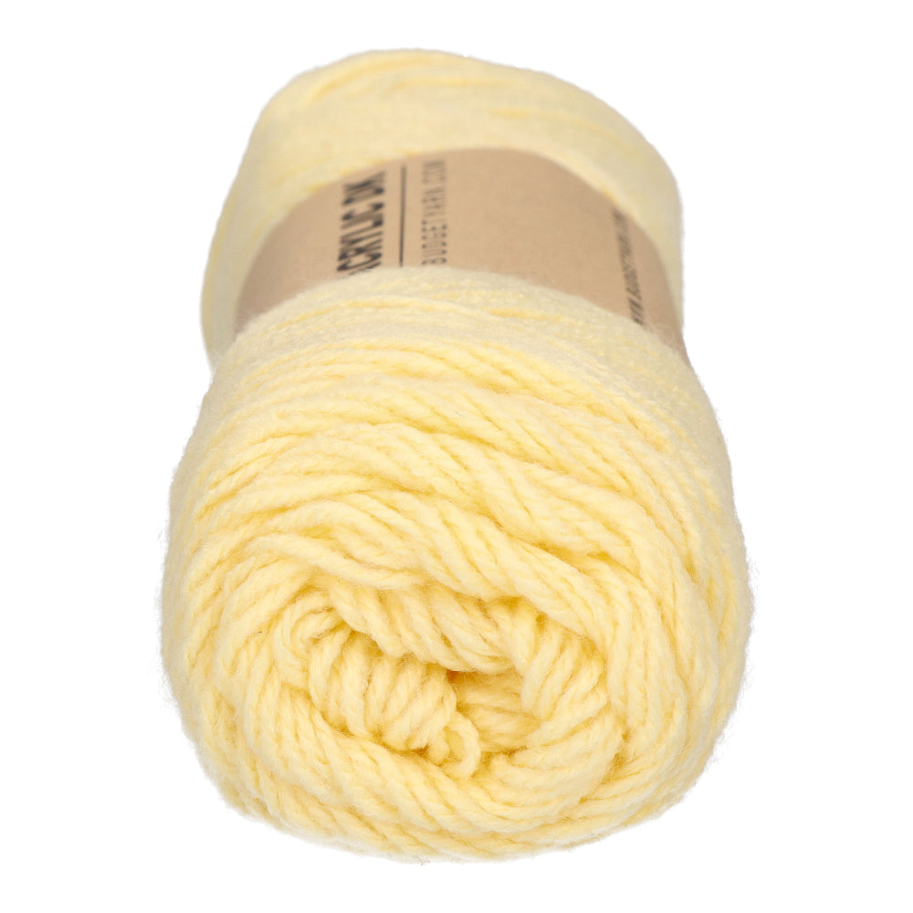 Budgetyarn Acrylic DK 010 Vanilla (2)