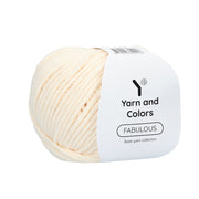 Yarn and Colors Fabulous 002 Cream - bol garen in deze kleur