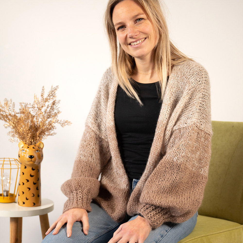 Cloud cardigan degrade — gemaakt met Cloud Cardigan Degradé Breipakket (2)