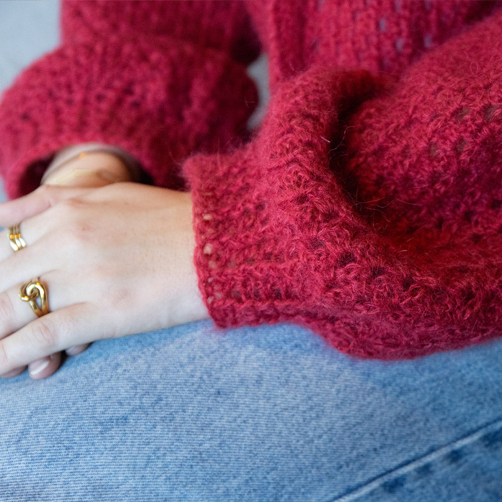 Rood — gemaakt met Cloudlight Cardigan Garen- en Haakpakket (3)