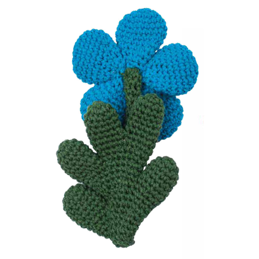 Blauwe bloem achterkant — gemaakt met Dikkie Dik Blauwe Bloem Garenpakket