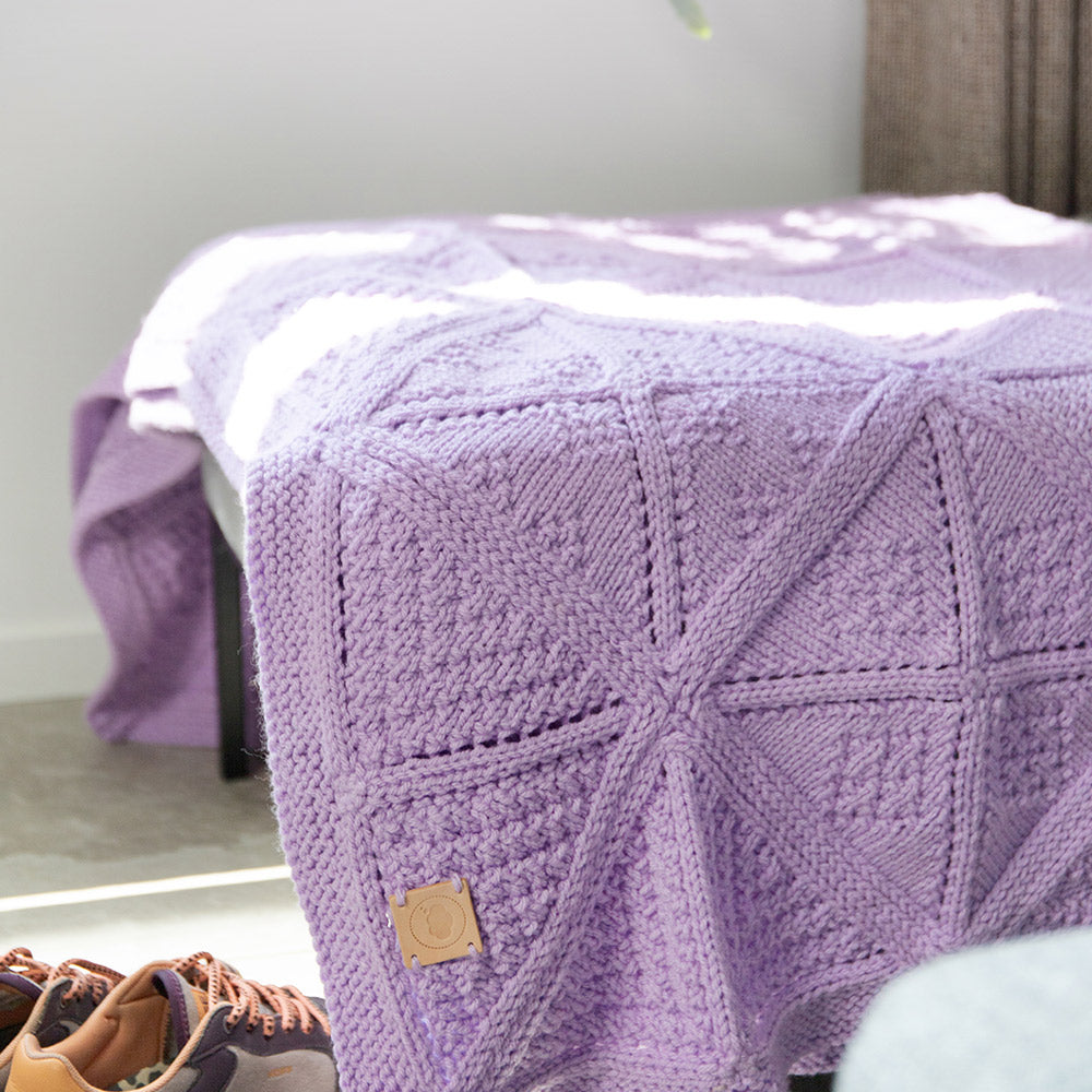 Orchid — gemaakt met Droomdeken 8.0 KAL (breien) Yarn and Colors Chunky Amazing (2)