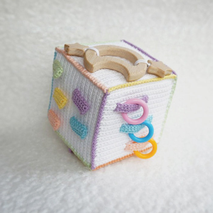 Activiteitenkubus rainbow en neutral — gemaakt met Durable Coral Mini (2)