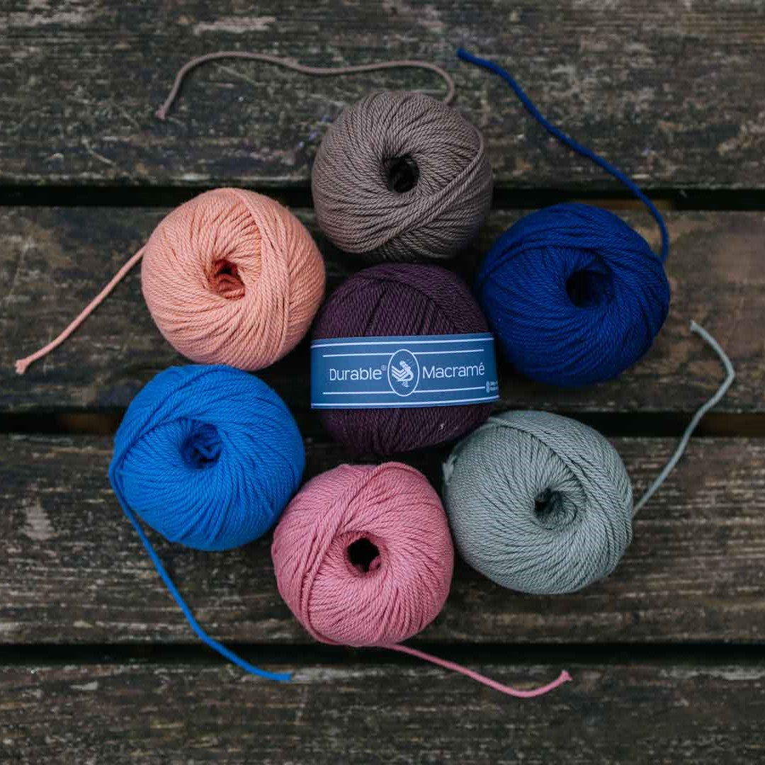 Macrame nieuwekleuren — gemaakt met Durable Macramé Nieuwe Kleuren Garenpakket