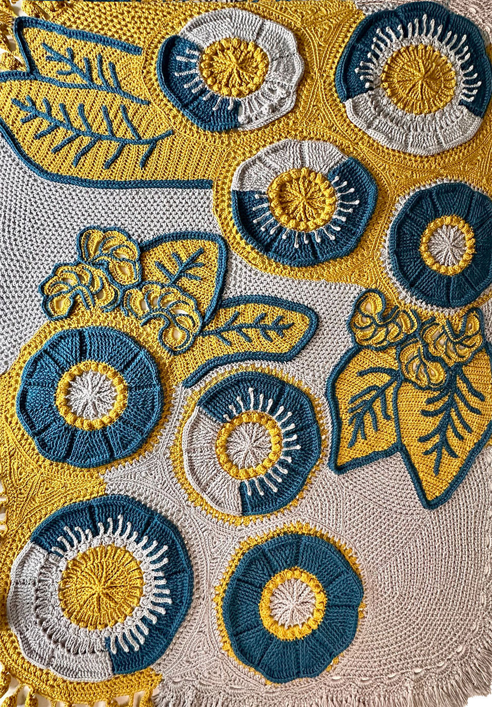 Floral blooms fn — gemaakt met Floral Blooms Blanket - The Queen of Loops Haakpakket