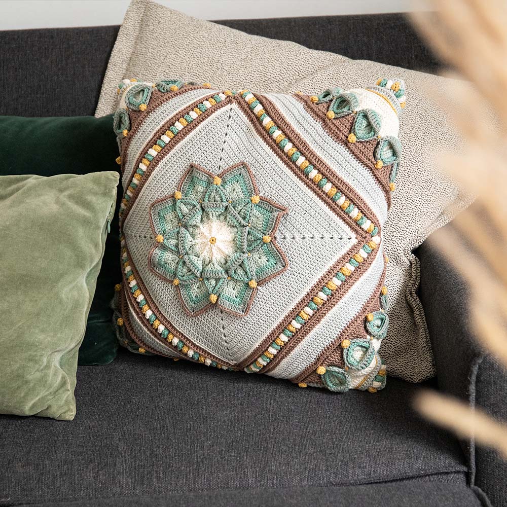Flowerful Kussen Haakpakket Cold Green - haakkussen