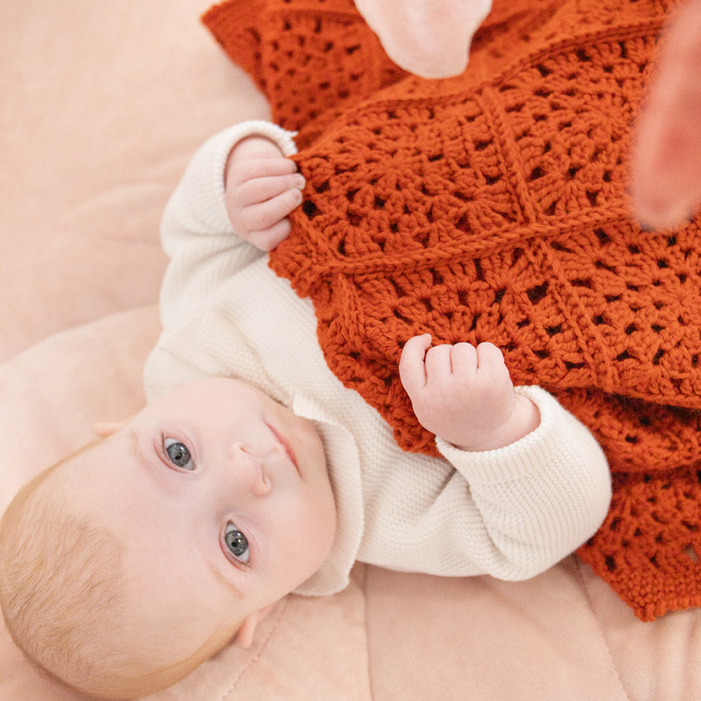 Granny baby deken — gemaakt met Granny Square Babydeken Wieg Unicolour Haakpakket (4)