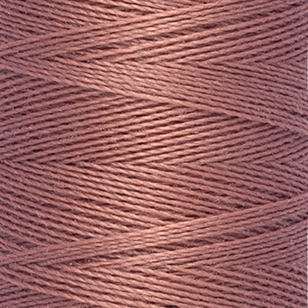 Detail — gemaakt met Gütermann Polyester Nähgarn 200m 245