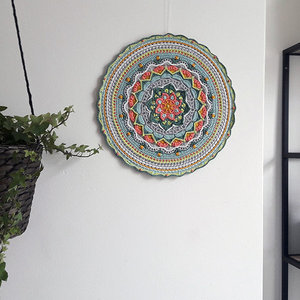 Opdracht thessakockelkorn — sfeerbeeld met Haakpatroon Bloemen Mandala