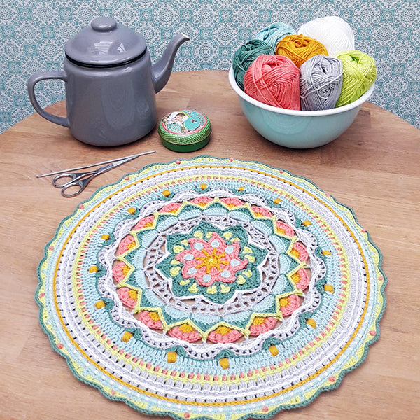 Opdracht thessakockelkorn — sfeerbeeld met Haakpatroon Bloemen Mandala (3)