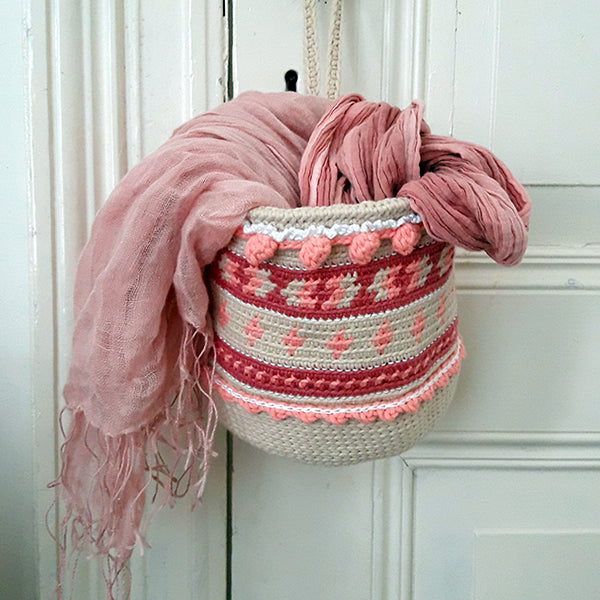 Opdracht thessa — sfeerbeeld met Haakpatroon Cute Crochet Boho Basket (2)