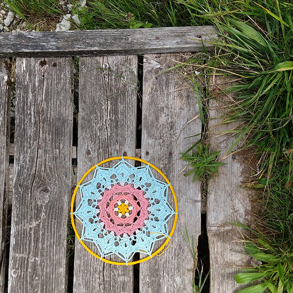 Sfeerbeeld met Haakpatroon Dageraad Mandala
