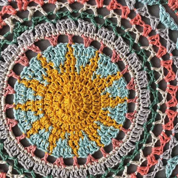 Haakpatroon Here comes the Sun Mandala (5)