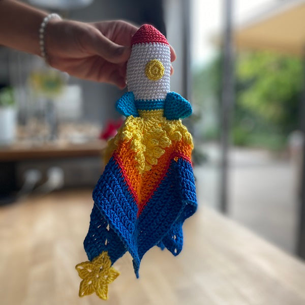 Haakpatroon Knuffeldoekje Raket (3)