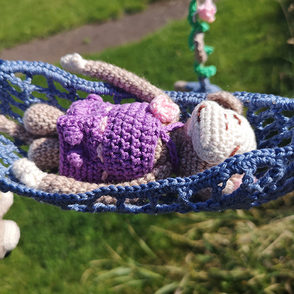 Anita aap — gemaakt met Haakpatroon Monkey Madness Babymobiel